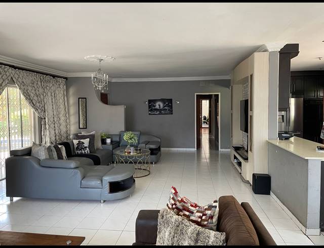 4 BEDROOM HOUSE FOR SALE IN WESTVILLE